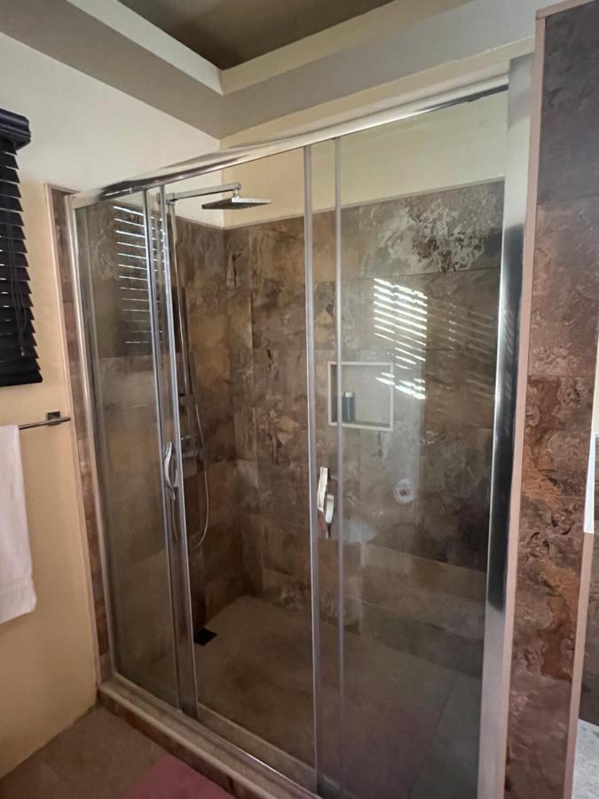Kingston Oasis One Bedroom Dış mekan fotoğraf