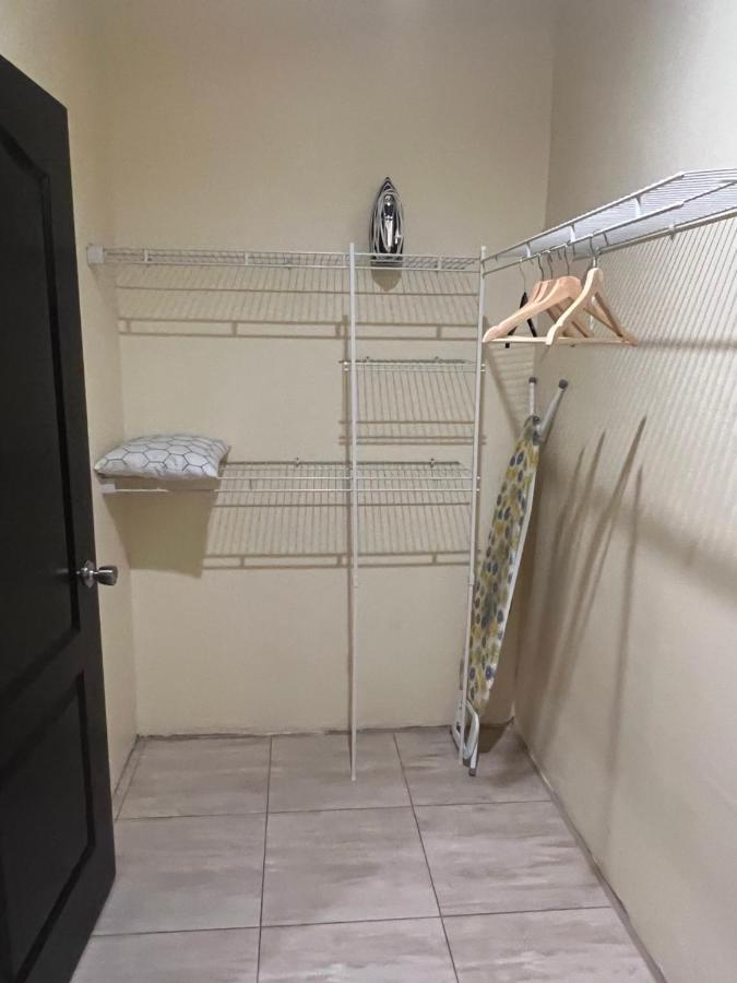 Kingston Oasis One Bedroom Dış mekan fotoğraf
